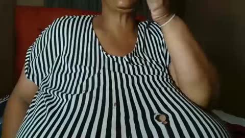 tinagiant online show from 04/19/26, 05:34