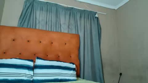 tinagiant online show from 04/22/26, 06:05