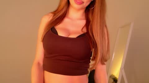 Snapshot of tinapie chatting on 05/19/26, 01:39 Tina online show from 05/19/26, 01:39