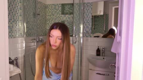 Snapshot of tinapie chatting on 06/06/26, 01:38 Tina online show from 06/06/26, 01:38