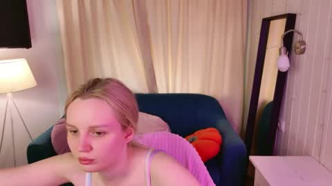 Snapshot of tinasiner chatting on 06/08/26, 02:28 tinasiner online show from 06/08/26, 02:28