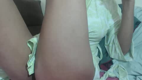 Snapshot of tinaxxxpetitexoxo chatting on 10/13/25, 02:39 Tina online show from 10/13/25, 02:39
