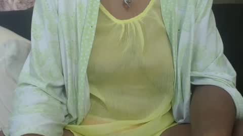 Snapshot of tinaxxxpetitexoxo chatting on 12/04/25, 12:14 Tina online show from 12/04/25, 12:14