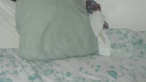 Snapshot of tinaxxxpetitexoxo chatting on 01/18/26, 02:37 Tina online show from 01/18/26, 02:37