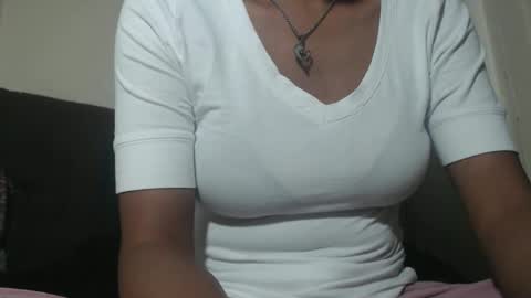 Snapshot of tinaxxxpetitexoxo chatting on 02/12/26, 06:36 Tina online show from 02/12/26, 06:36