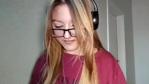 Snapshot of tinishaorce chatting on 02/28/26, 03:57 Kate online show from 02/28/26, 03:57