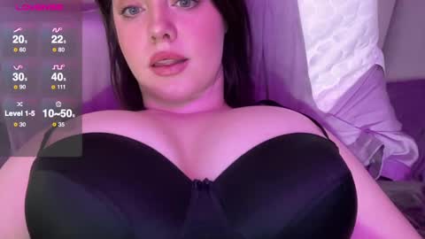 Snapshot of tinkerdinky chatting on 02/19/25, 10:45 Polly online show from 02/19/25, 10:45