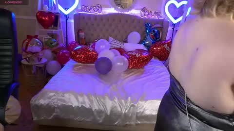 TinkerrBelll online show from 02/18/25, 07:52