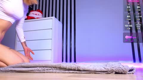 Snapshot of tinki_winkii chatting on 01/12/25, 04:00 Tina online show from 01/12/25, 04:00