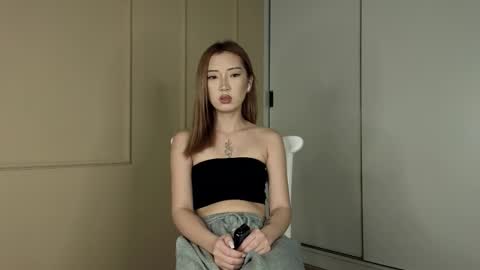 Snapshot of tinki_winkii chatting on 09/16/25, 03:29 Tina online show from 09/16/25, 03:29