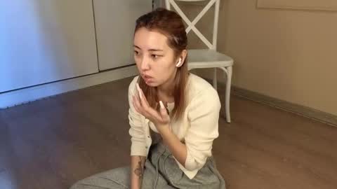 Snapshot of tinki_winkii chatting on 09/25/25, 07:12 Tina online show from 09/25/25, 07:12