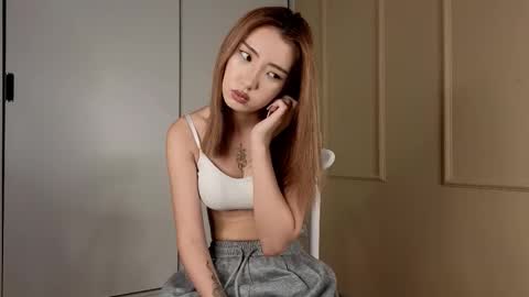 Snapshot of tinki_winkii chatting on 09/30/25, 08:41 Tina online show from 09/30/25, 08:41