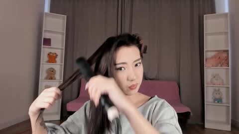 Snapshot of tinki_winkii chatting on 11/05/25, 06:35 Tina online show from 11/05/25, 06:35