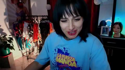 I AM BELLA  ----------- follow my  IG  TINNS 69 online show from 11/22/25, 02:43