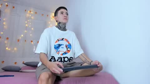 Snapshot of tinny_and_candy chatting on 11/07/25, 11:54 TINNY AND CANDY online show from 11/07/25, 11:54