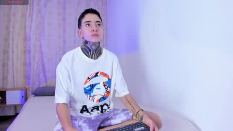 Snapshot of tinny_and_candy chatting on 11/18/25, 11:58 TINNY AND CANDY online show from 11/18/25, 11:58