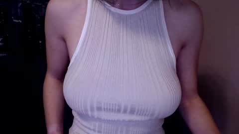 Snapshot of tiny_bb chatting on 12/30/24, 07:59 Lily online show from 12/30/24, 07:59