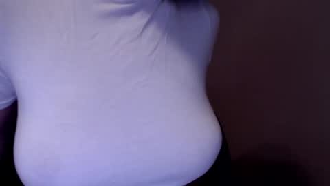 Snapshot of tiny_bb chatting on 01/06/25, 09:30 Lily online show from 01/06/25, 09:30