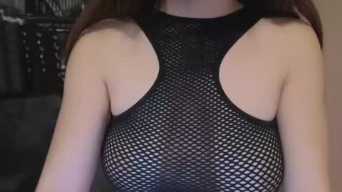 Snapshot of tiny_bb chatting on 01/12/25, 01:11 Lily online show from 01/12/25, 01:11