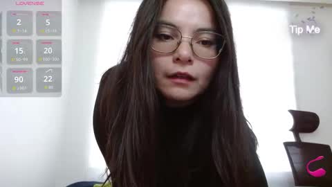 Snapshot of tiny_caroline chatting on 01/16/26, 08:46 Tiny Caroline online show from 01/16/26, 08:46