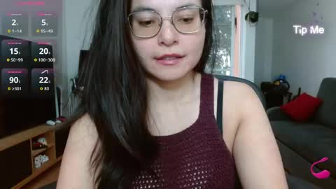 Tiny Caroline online show from 04/21/26, 10:23