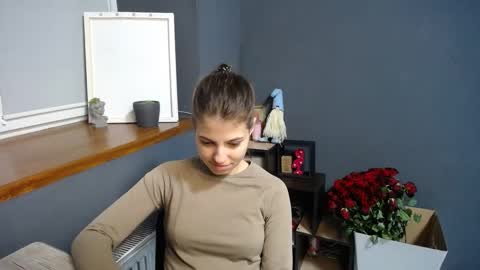 Snapshot of tiny_felicity chatting on 02/22/25, 07:34 Gloria online show from 02/22/25, 07:34