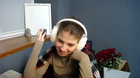 Snapshot of tiny_felicity chatting on 02/22/25, 10:40 Gloria online show from 02/22/25, 10:40