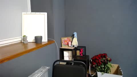 Snapshot of tiny_felicity chatting on 02/25/25, 07:20 Gloria online show from 02/25/25, 07:20