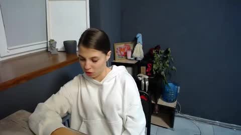 Snapshot of tiny_felicity chatting on 03/05/25, 10:55 Gloria online show from 03/05/25, 10:55