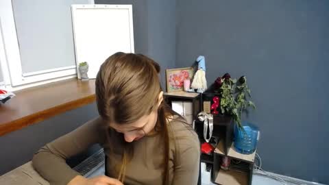 Snapshot of tiny_felicity chatting on 03/07/25, 10:35 Gloria online show from 03/07/25, 10:35