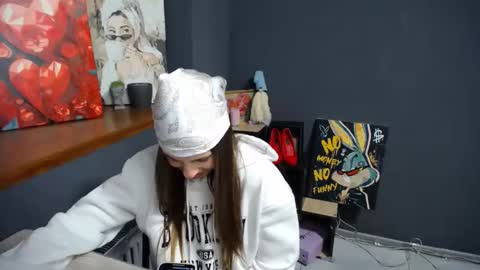 Snapshot of tiny_felicity chatting on 09/16/25, 06:47 Gloria online show from 09/16/25, 06:47