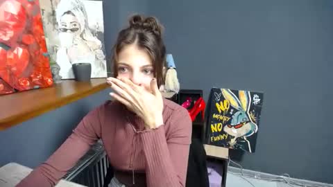 Snapshot of tiny_felicity chatting on 09/23/25, 06:38 Gloria online show from 09/23/25, 06:38