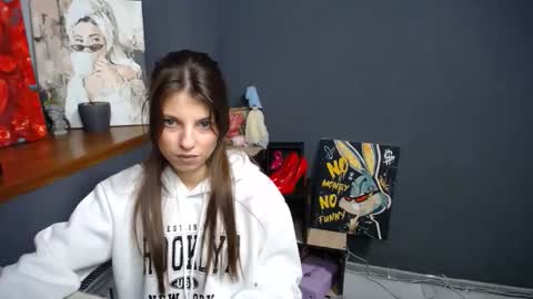 Snapshot of tiny_felicity chatting on 09/24/25, 06:39 Gloria online show from 09/24/25, 06:39