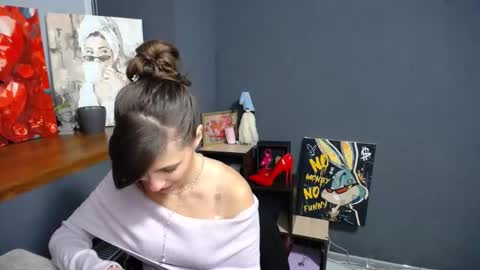 Snapshot of tiny_felicity chatting on 10/01/25, 06:41 Gloria online show from 10/01/25, 06:41