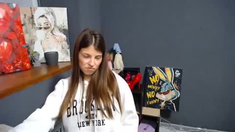 Snapshot of tiny_felicity chatting on 10/09/25, 06:11 Gloria online show from 10/09/25, 06:11