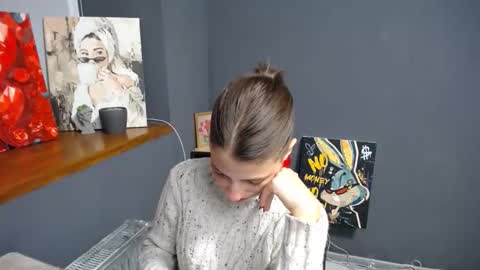 Snapshot of tiny_felicity chatting on 10/15/25, 06:02 Gloria online show from 10/15/25, 06:02