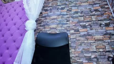 tiny online show from 12/28/24, 08:26