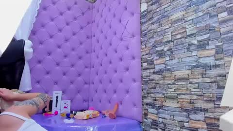 tiny online show from 01/14/25, 08:52