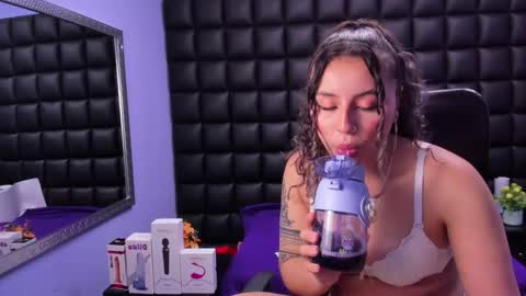 tiny online show from 10/10/25, 03:38