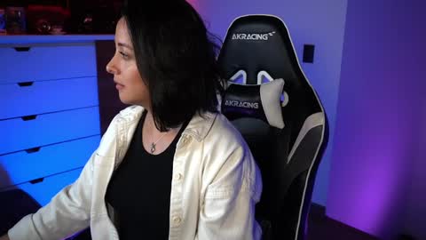 Snapshot of tiny_panther chatting on 12/03/24, 02:14 Ana Molly online show from 12/03/24, 02:14