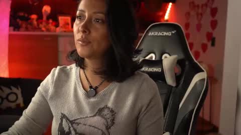 Snapshot of tiny_panther chatting on 02/12/25, 09:54 Ana Molly online show from 02/12/25, 09:54