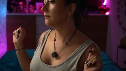 Snapshot of tiny_panther chatting on 02/21/25, 10:37 Ana Molly online show from 02/21/25, 10:37