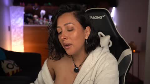 Snapshot of tiny_panther chatting on 03/06/25, 10:04 Ana Molly online show from 03/06/25, 10:04