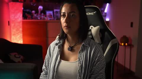 Snapshot of tiny_panther chatting on 03/11/25, 12:54 Ana Molly online show from 03/11/25, 12:54