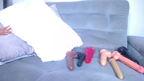 tiny_whore18 online show from 02/18/26, 07:10