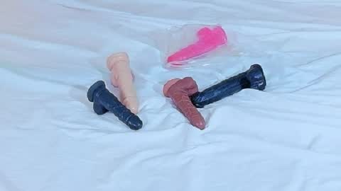 tiny_whore18 online show from 04/24/26, 03:58