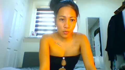 Snapshot of tinyasian911718 chatting on 01/30/25, 01:42 Tinyasian911718 sweetinyasian instagram online show from 01/30/25, 01:42