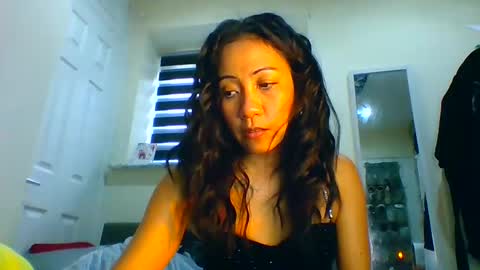 Snapshot of tinyasian911718 chatting on 02/04/25, 01:16 Tinyasian911718 sweetinyasian instagram online show from 02/04/25, 01:16