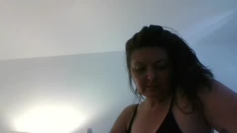 Snapshot of tinyassbossymilf chatting on 12/22/25, 07:33 tinyassbossymilf online show from 12/22/25, 07:33