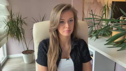 Mona online show from 05/15/26, 11:28